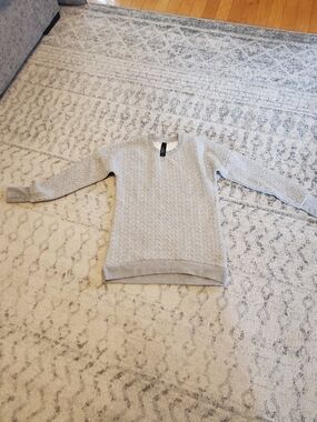 Mondetta Light Gray Quilted Crewneck Sweatshirt